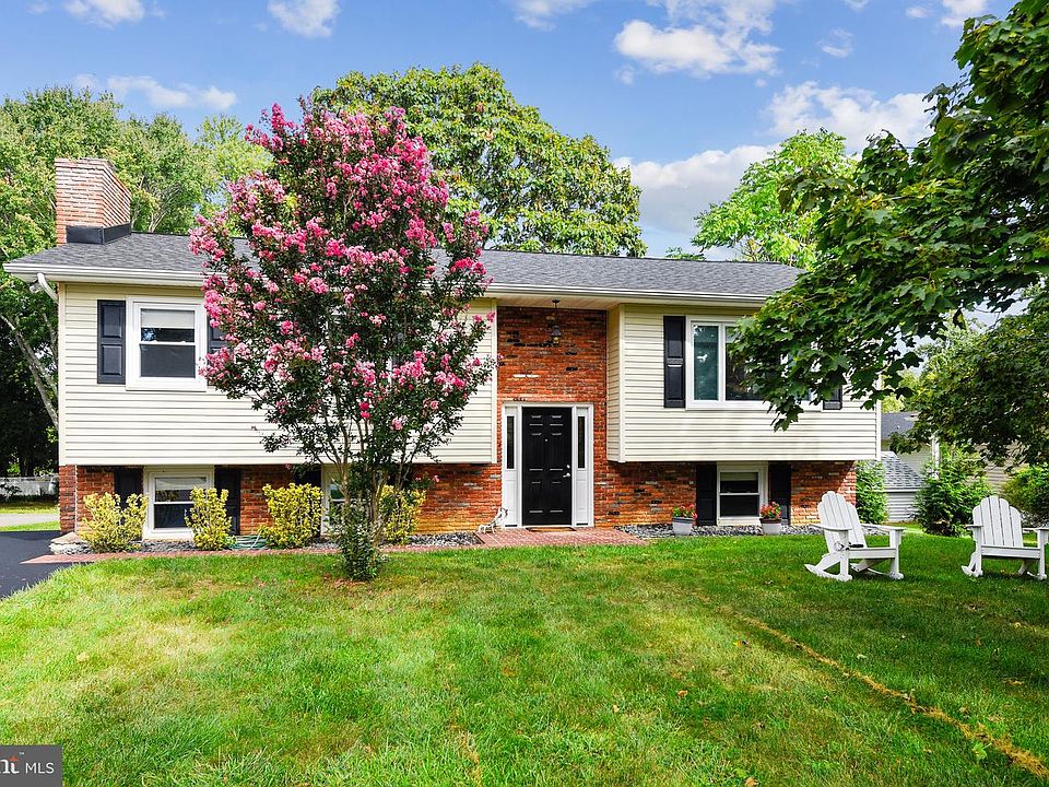 1st image of 126 Pinecrest Dr