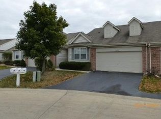 1227 E Oakwood Dr, Fox Lake, IL 60020