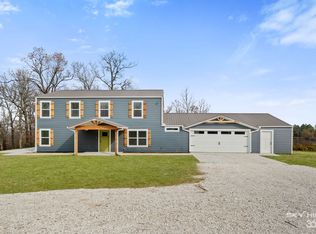 11689 Tony Mountain Rd, Fayetteville, AR 72701
