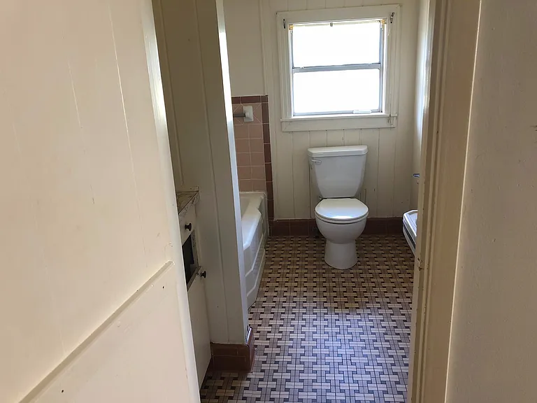214 Lewis St — Photo 14