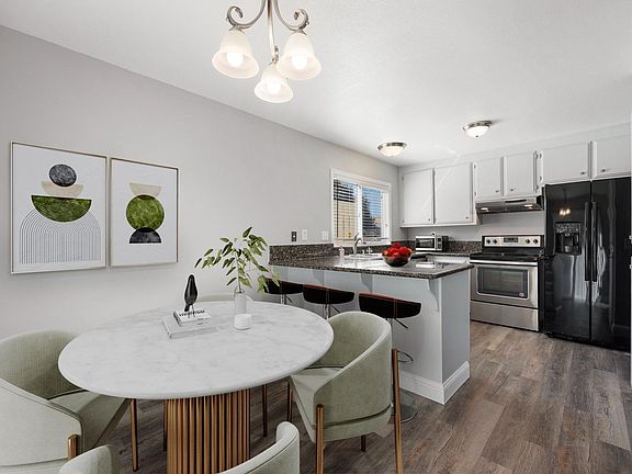 3rd image of 4103 Camelot Court