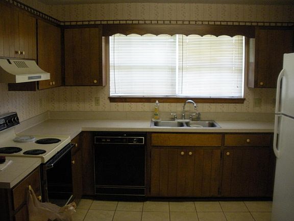 2nd image of 307 Northampton Cir