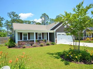 410 Ridgeway Dr, Sneads Ferry, NC 28460