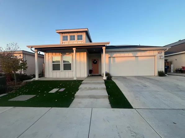 9718 Silver Falls Ln, Shafter, CA 93263