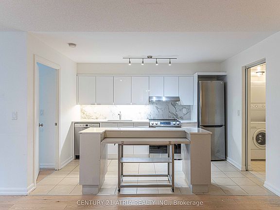 3rd image of 111 Elizabeth St #606