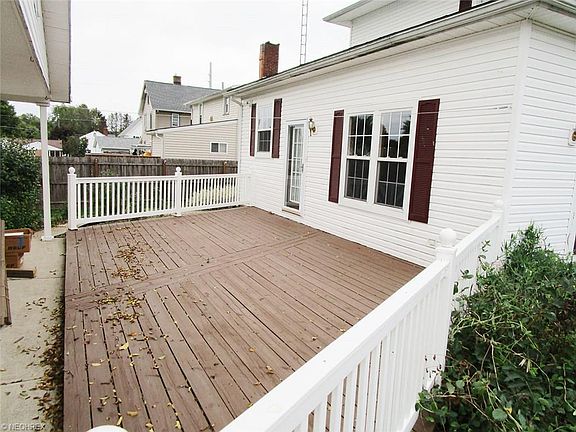 4th image of 1885 Pine St SE