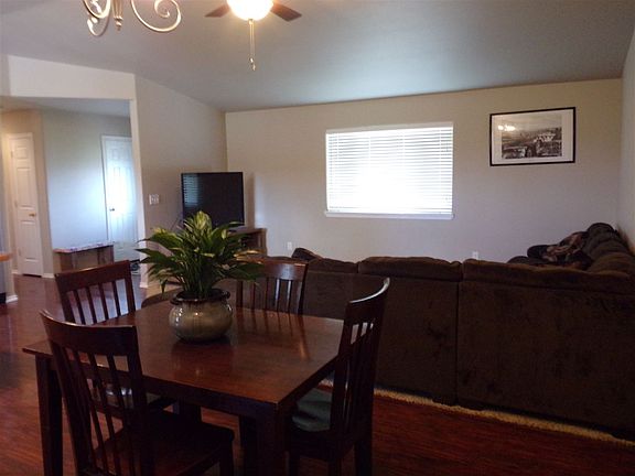 3rd image of 3424 Lavender Dr