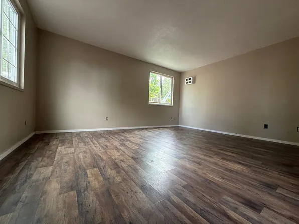 1215 W Main St APT G, Medford, OR 97501