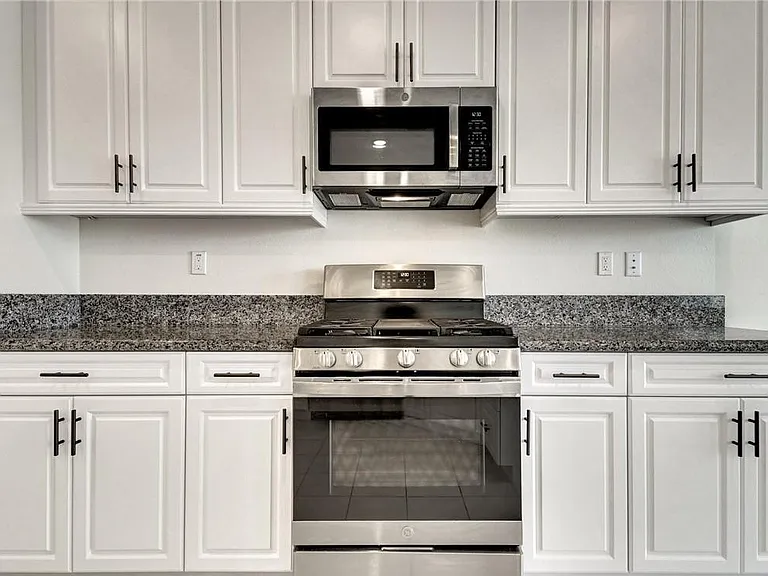43885 Arancia Way — Photo 4