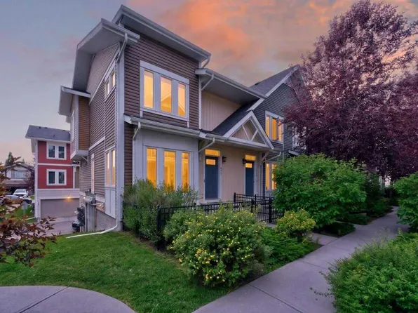 721 E Auburn Bay Sq SE, Calgary, AB T3M 0Y7