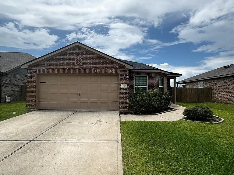 329 Lone Mountain Dr — Photo 1