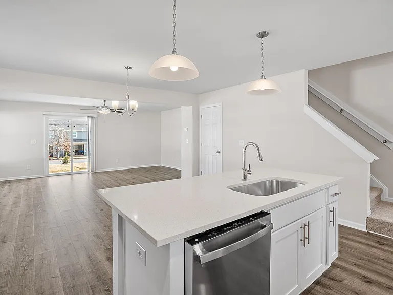 1012 Peony Ln — Photo 12