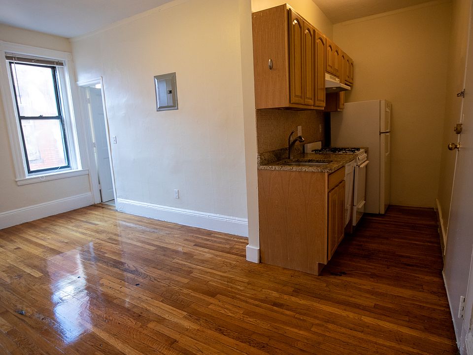 1st image of 313 Huntington Ave #7A
