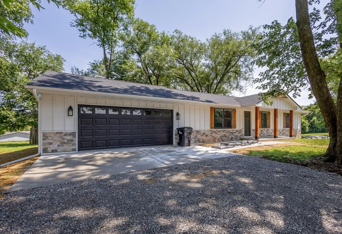 4 bed, 2030 sqft, $2,500 — Photo 1
