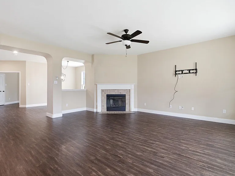 2950 E Old Settlers Blvd #29 — Photo 9
