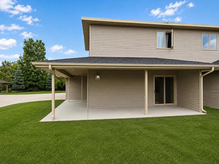 864 Compass Loop — Photo 2