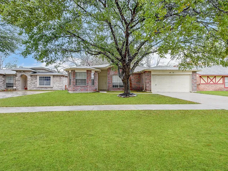 7815 Barnhill Dr — Photo 4