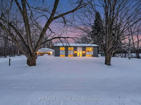 1781 Klondike Park Rd, Clearview, ON L9Z 2W8