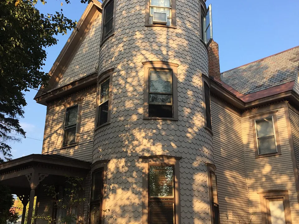114 N Willard St #1