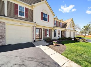 1512 Apple Grove Ln, Westmont, IL