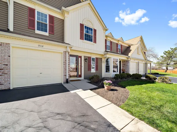 1512 Apple Grove Ln, Westmont, IL 60559