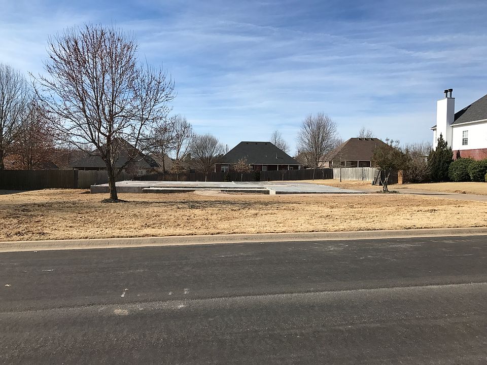 1st image of 2055 N Barrington Dr