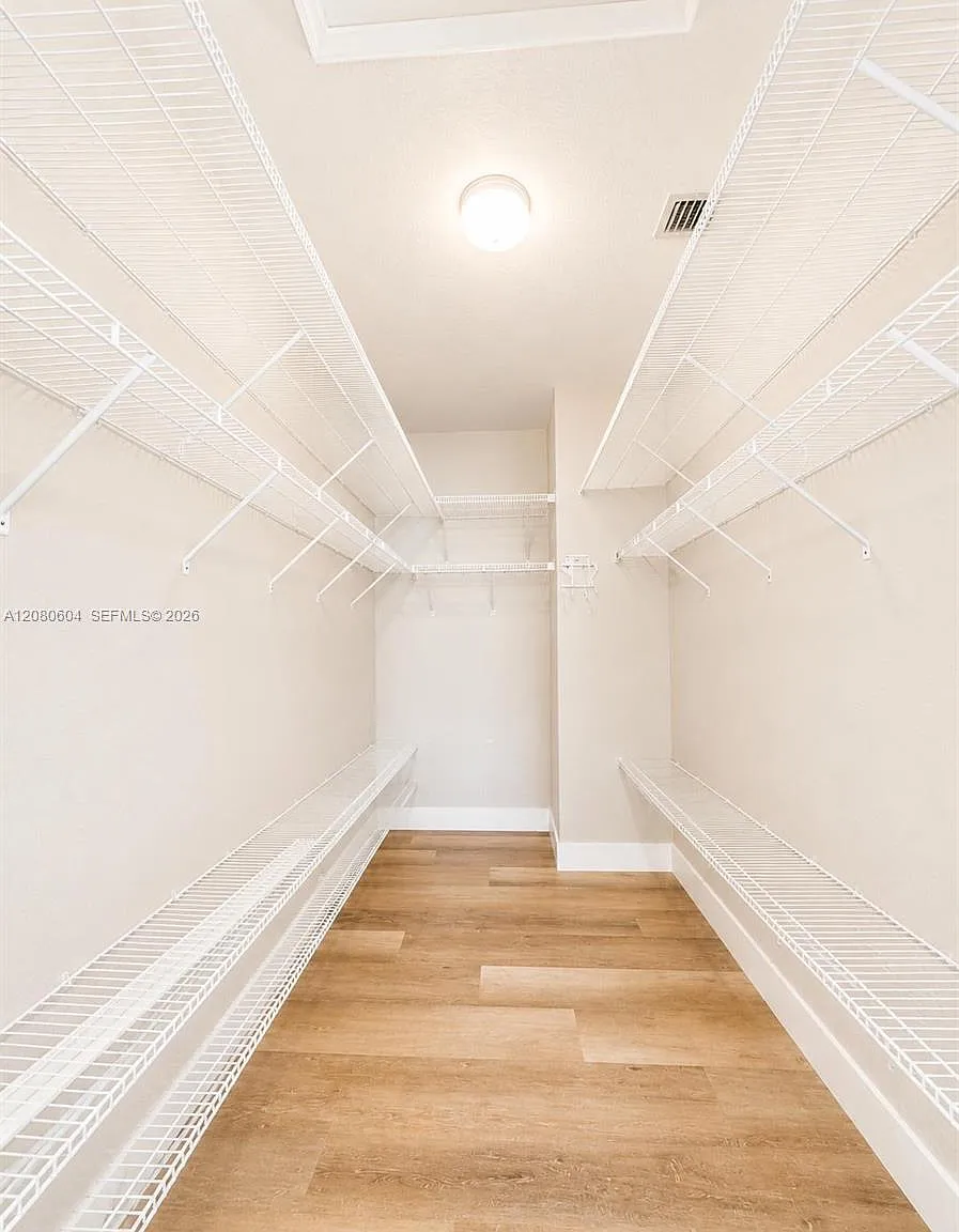 3 bed, 2.5 bath, 1754 sqft, $3,300 — Photo 2