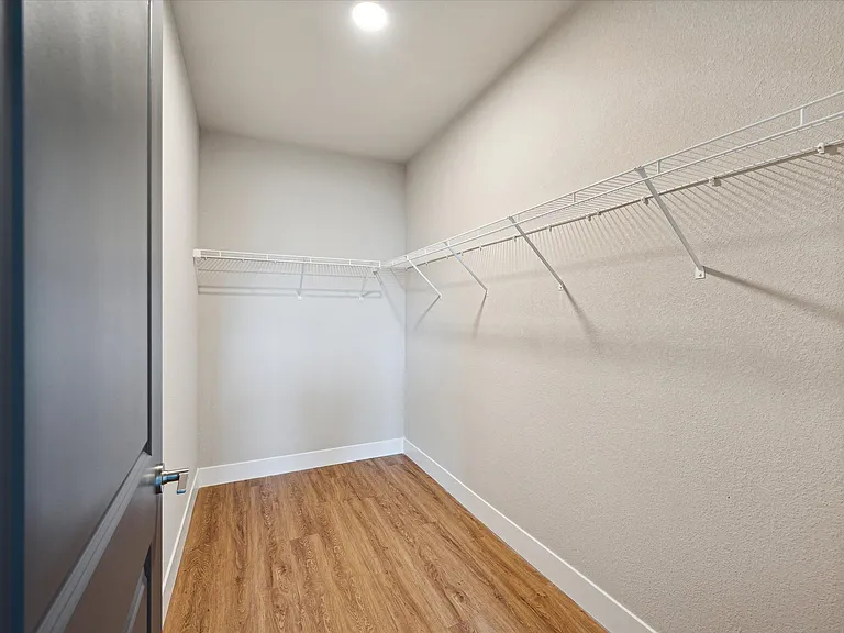One Bedroom - 1 Bed / 1 Bath - 751 Sq.Ft.