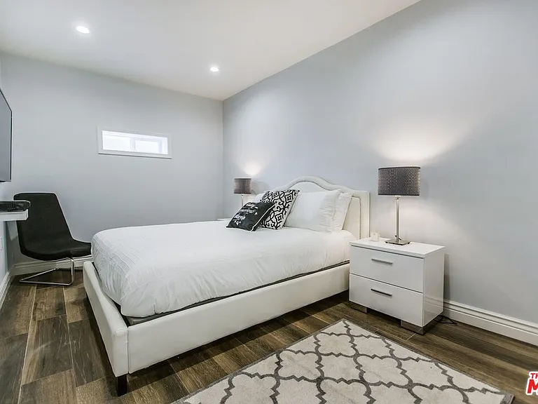 4407 Irvine Ave — Photo 16