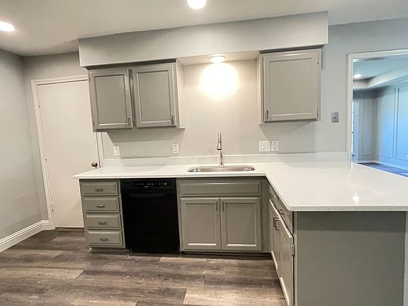 5th image of 3401 Dovecreek Dr