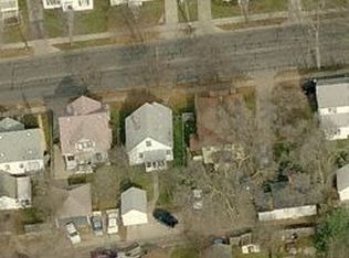 945 Burton St SE, Grand Rapids, MI