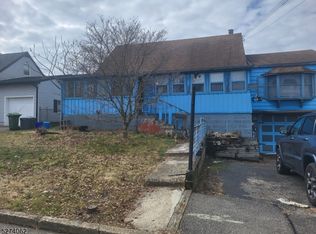 160 Elmhurst Dr, Phillipsburg, NJ 08865