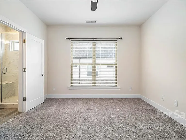 15037 New Amsterdam Ln — Photo 9