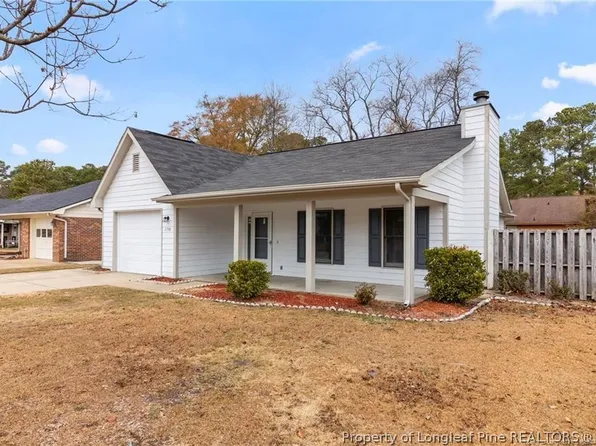 5748 Pepperbush Dr, Fayetteville, NC 28304