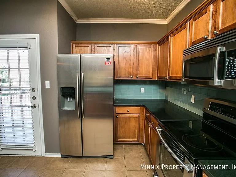 2101 Main St #1 — Photo 11
