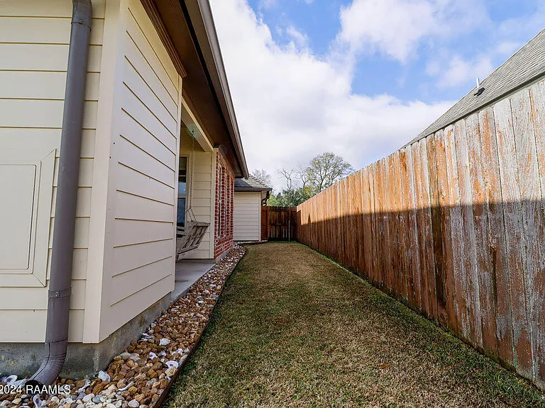228 Crenshaw Dr — Photo 20