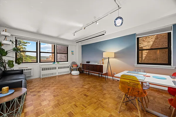 Living room, photo 1