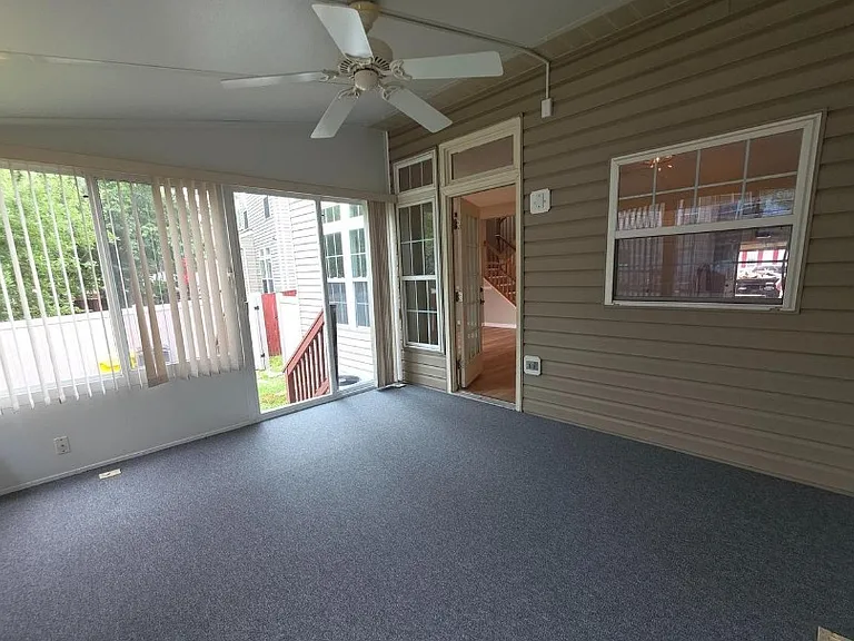 218 Eisenhower Ct — Photo 7