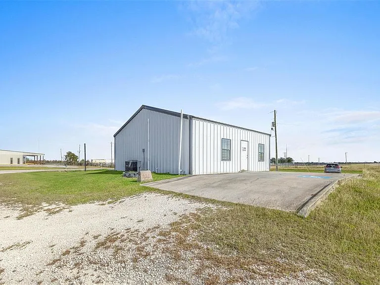 299 Rita Dr — Photo 1