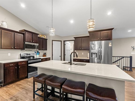 5th image of 312 Dawson Dr