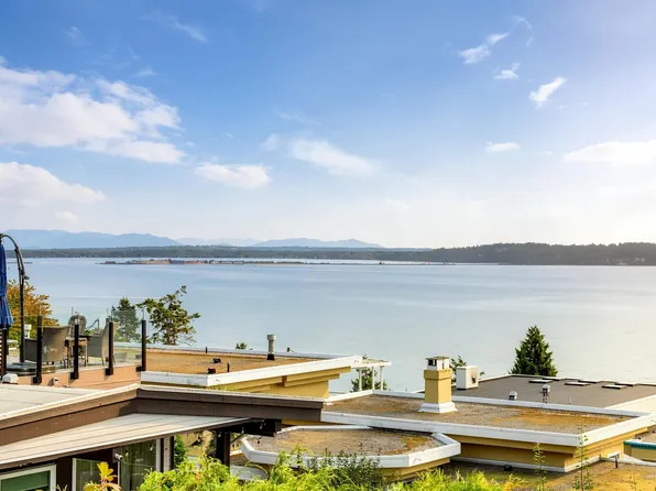 14366 Magdalen Ave, White Rock, BC V4B 2X3