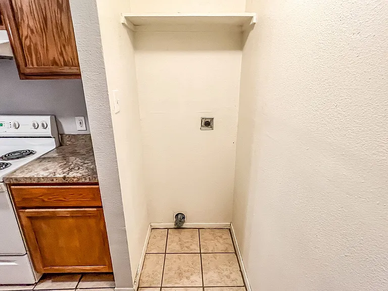 9619 Boston Ave — Photo 12