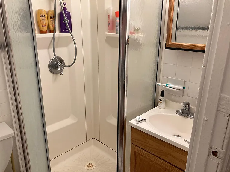 2114 Walnut St #1M — Photo 8