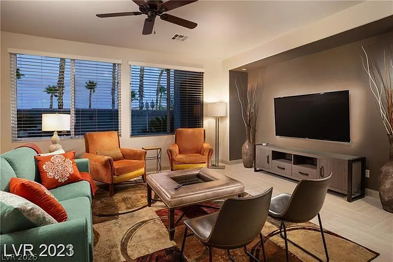 4 bed, 3.0 bath, 3529 sqft, $3,895 — Photo 3