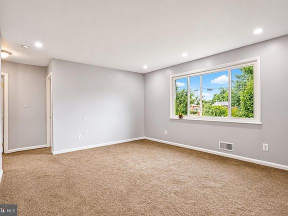5th image of 5712 Ash Dr