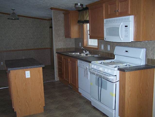 2nd image of 176 HINDS Road