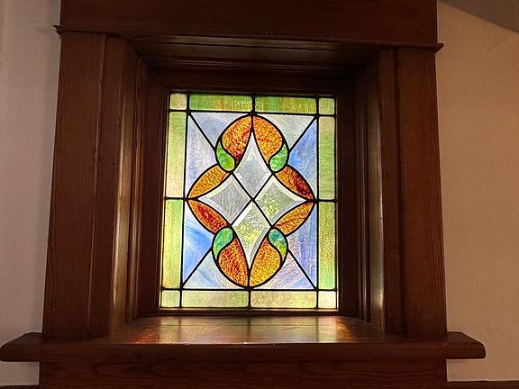 4th image of 152 W Clinton Ave