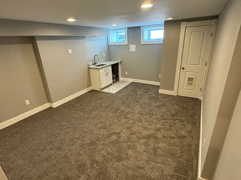1519 N Broadway — Photo 12