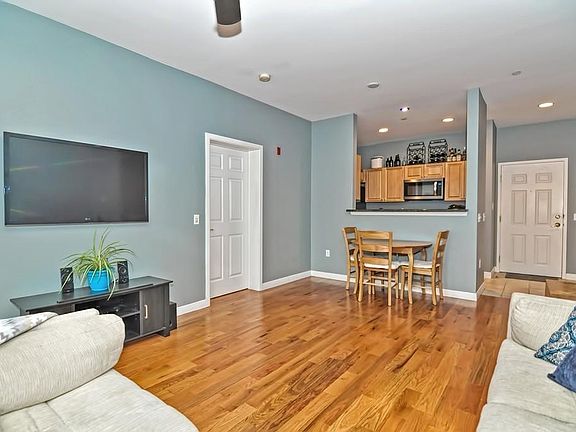 4th image of 8 Walnut St Unit 119