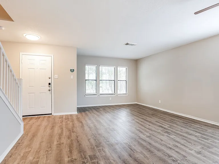 8138 Cherry Glade — Photo 5